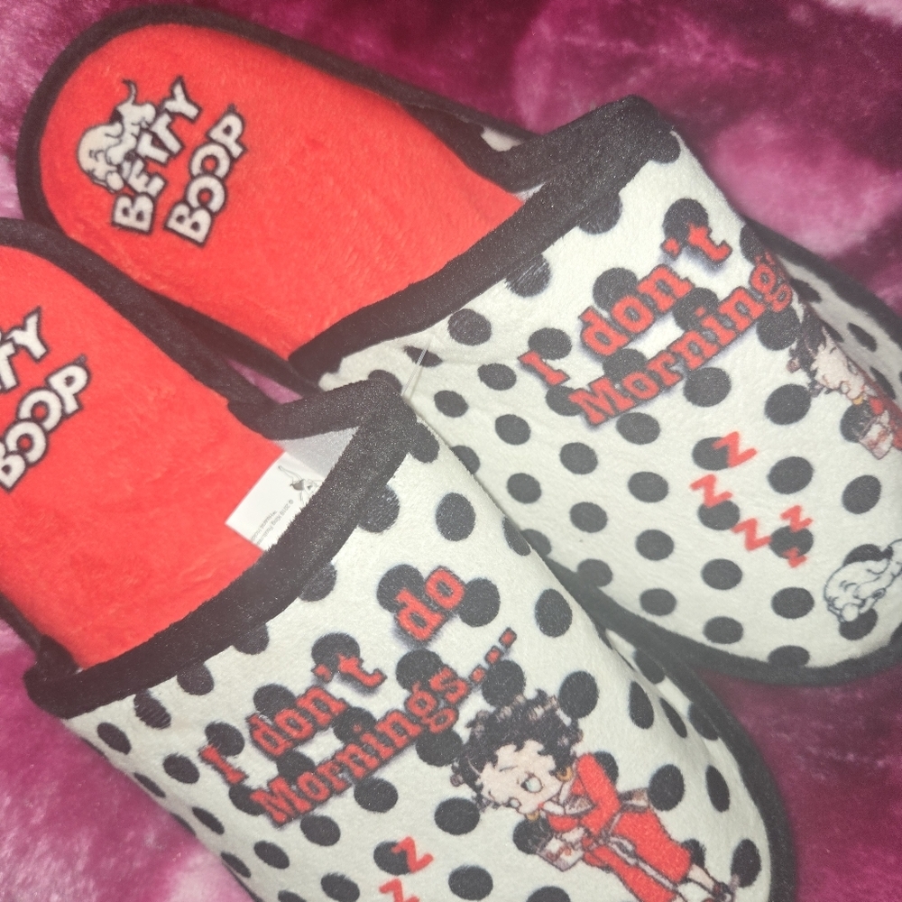 Betty Boop I Don't Do Mornings Slippers - Picture 4 of 5